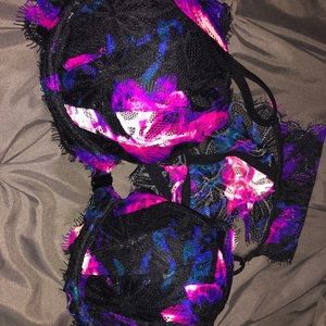 front clip victoria secret (pink) bra